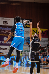 17. kolo TIPOS SBL: BC Prievidza - BC Slovan Bratislava 67:77 (Vladimír Králik)