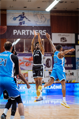 17. kolo TIPOS SBL: BC Prievidza - BC Slovan Bratislava 67:77 (Vladimír Králik)