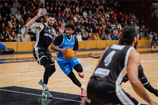 17. kolo TIPOS SBL: BC Prievidza - BC Slovan Bratislava 67:77 (Vladimír Králik)