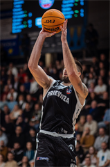 17. kolo TIPOS SBL: BC Prievidza - BC Slovan Bratislava 67:77 (Vladimír Králik)