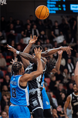 17. kolo TIPOS SBL: BC Prievidza - BC Slovan Bratislava 67:77 (Vladimír Králik)