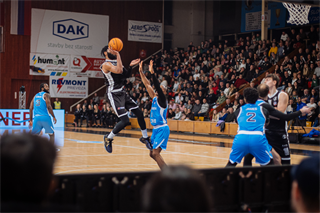 17. kolo TIPOS SBL: BC Prievidza - BC Slovan Bratislava 67:77 (Vladimír Králik)