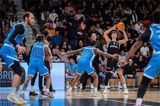 17. kolo TIPOS SBL: BC Prievidza - BC Slovan Bratislava 67:77 (Vladimír Králik)