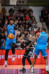 17. kolo TIPOS SBL: BC Prievidza - BC Slovan Bratislava 67:77 (Vladimír Králik)