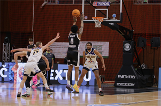 Dohrávka 15. kola TIPOS SBL: BC Prievidza : Iskra Svit 78:60 (Ladislav Szibilla)