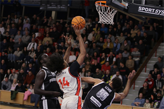 19. kolo TIPOS SBL: BC Prievidza - BC Komárno 101:76 (Ladislav Szibilla)