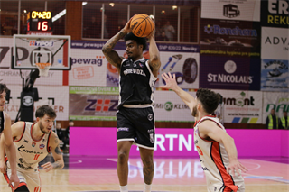 19. kolo TIPOS SBL: BC Prievidza - BC Komárno 101:76 (Ladislav Szibilla)