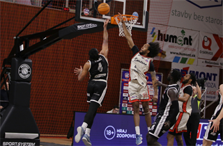 19. kolo TIPOS SBL: BC Prievidza - BC Komárno 101:76 (Ladislav Szibilla)