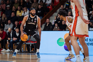 19. kolo TIPOS SBL: BC Prievidza : BC Komárno 101:76 (Vladimír Králik)