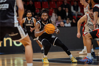 19. kolo TIPOS SBL: BC Prievidza : BC Komárno 101:76 (Vladimír Králik)