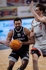 19. kolo TIPOS SBL: BC Prievidza : BC Komárno 101:76 (Vladimír Králik)