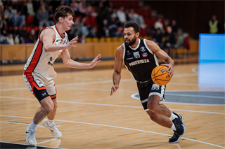 19. kolo TIPOS SBL: BC Prievidza : BC Komárno 101:76 (Vladimír Králik)