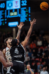 19. kolo TIPOS SBL: BC Prievidza : BC Komárno 101:76 (Vladimír Králik)