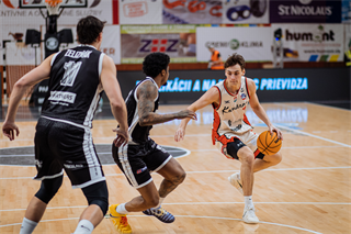 19. kolo TIPOS SBL: BC Prievidza : BC Komárno 101:76 (Vladimír Králik)