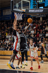 19. kolo TIPOS SBL: BC Prievidza : BC Komárno 101:76 (Vladimír Králik)
