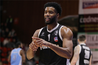 17. kolo TIPOS SBL: BC Prievidza : Slovan Bratislava 67:77 (Ladislav Szibilla)