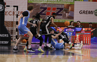 17. kolo TIPOS SBL: BC Prievidza : Slovan Bratislava 67:77 (Ladislav Szibilla)