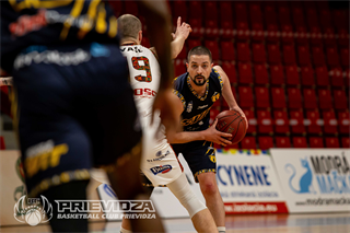 2. zápas BC Prievidza - Iskra Svit 98:82 (foto: Jakub Ruman)