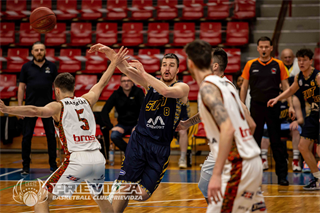 2. zápas BC Prievidza - Iskra Svit 98:82 (foto: Jakub Ruman)