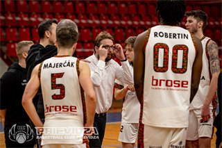 2. zápas BC Prievidza - Iskra Svit 98:82 (foto: Jakub Ruman)