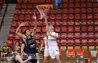 2.zápas BC Prievidza - Iskra Svit 98:82 (foto: Ladislav Szibilla)