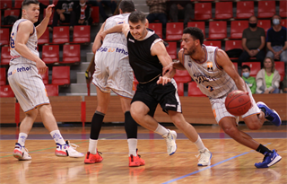 Prípravný zápas - BC Prievidza : Spišskí Rytieri 73:75 (foto: Ladislav Szibilla)