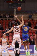 Alpe Adria Cup: BC PRIEVIDZA - BK Sluneta Ústí nad Labem 81:91 (Foto: Ladislav Szibilla)