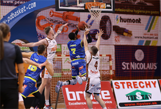 Alpe Adria Cup: BC PRIEVIDZA - BK Sluneta Ústí nad Labem 81:91 (Foto: Ladislav Szibilla)