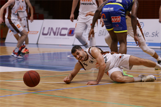 Alpe Adria Cup: BC PRIEVIDZA - BK Sluneta Ústí nad Labem 81:91 (Foto: Ladislav Szibilla)