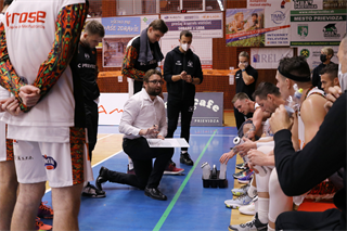 3. Kolo SBL BC Prievidza : MBK Handlová 72:73 (foto: Ladislav Szibilla)