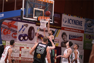 3. Kolo SBL BC Prievidza : MBK Handlová 72:73 (foto: Ladislav Szibilla)
