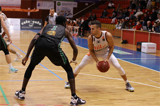 3. Kolo SBL BC Prievidza : MBK Handlová 72:73 (foto: Ladislav Szibilla)