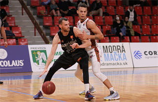 3. Kolo SBL BC Prievidza : MBK Handlová 72:73 (foto: Ladislav Szibilla)