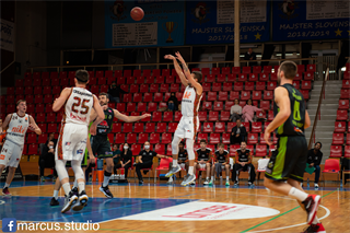 Alpe Adria Cup: BC Prievidza - KK Adra Oil Škrljevo 77:79 (Foto: Marcus Poliak)