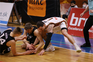 Alpe Adria Cup: BC Prievidza - Nutrisport Ilirija 85:83 (Foto: Ladislav Szibilla)