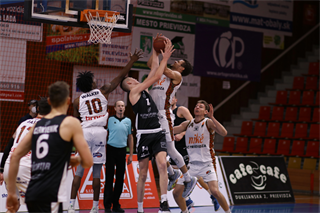 Alpe Adria Cup: BC Prievidza - Nutrisport Ilirija 85:83 (Foto: Ladislav Szibilla)