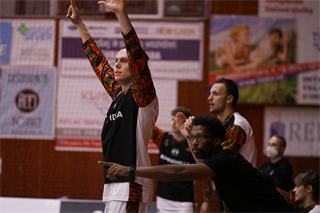 Alpe Adria Cup: BC Prievidza - Nutrisport Ilirija 85:83 (Foto: Ladislav Szibilla)