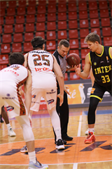 13. Kolo Niké SBL: BC Prievidza - Inter Bratislava 70:79 (foto: Ladislav Szibilla)