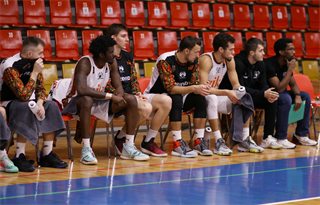 13. Kolo Niké SBL: BC Prievidza - Inter Bratislava 70:79 (foto: Ladislav Szibilla)