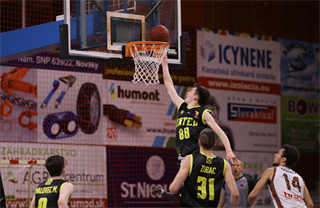 13. Kolo Niké SBL: BC Prievidza - Inter Bratislava 70:79 (foto: Ladislav Szibilla)