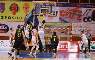 13. Kolo Niké SBL: BC Prievidza - Inter Bratislava 70:79 (foto: Ladislav Szibilla)