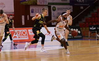 13. Kolo Niké SBL: BC Prievidza - Inter Bratislava 70:79 (foto: Ladislav Szibilla)