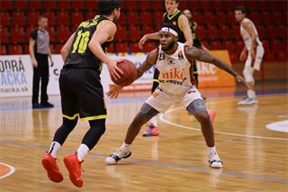 13. Kolo Niké SBL: BC Prievidza - Inter Bratislava 70:79 (foto: Ladislav Szibilla)