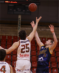 8. Kolo Niké SBL: BC Prievidza - Iskra Svit 88:102 (foto: Ladislav Szibilla)