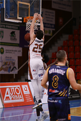 8. Kolo Niké SBL: BC Prievidza - Iskra Svit 88:102 (foto: Ladislav Szibilla)