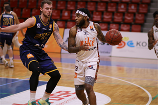 8. Kolo Niké SBL: BC Prievidza - Iskra Svit 88:102 (foto: Ladislav Szibilla)