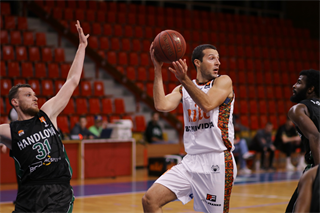 17. Kolo Niké SBL: BC Prievidza - MBK Baník Handlová 90:87 (foto: Ladislav Szibilla)