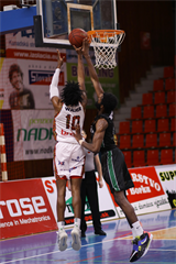 17. Kolo Niké SBL: BC Prievidza - MBK Baník Handlová 90:87 (foto: Ladislav Szibilla)