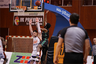 17. Kolo Niké SBL: BC Prievidza - MBK Baník Handlová 90:87 (foto: Ladislav Szibilla)