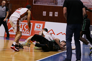 17. Kolo Niké SBL: BC Prievidza - MBK Baník Handlová 90:87 (foto: Ladislav Szibilla)